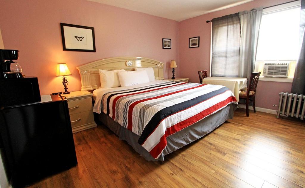 Jones Beach Hotel, Long Island NY