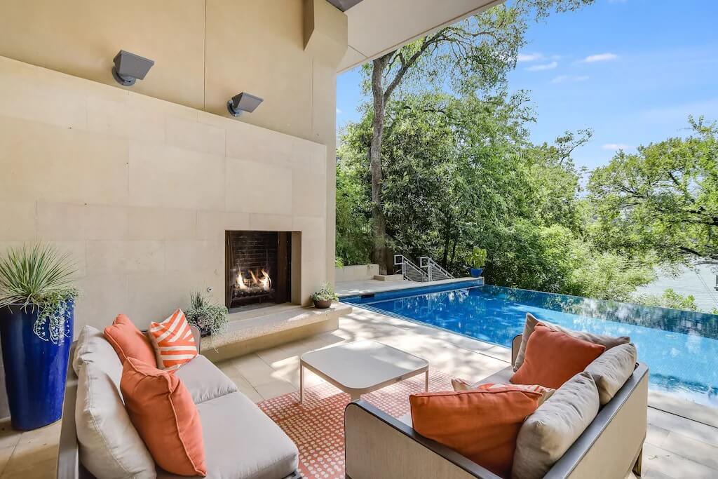 Lakeside Mansion with Boat Dock with Infinity Pool Austin