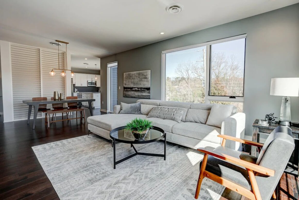 Modern and Bright 2 Bed Apartment