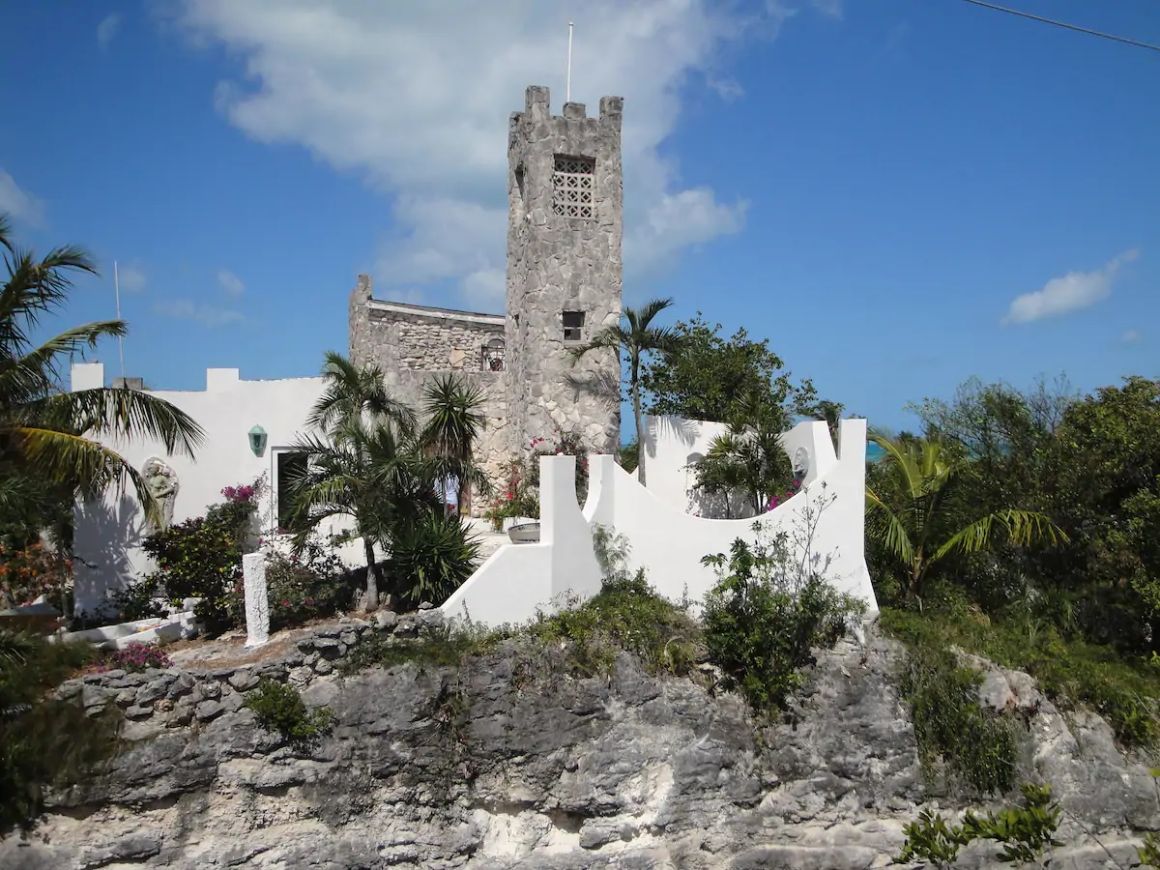 Private 4 Bed Castle with Stainglass Windows Bahamas