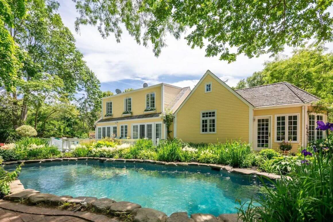 Quaint 3 Bed Manor House with Manicured Garden The Hamptons