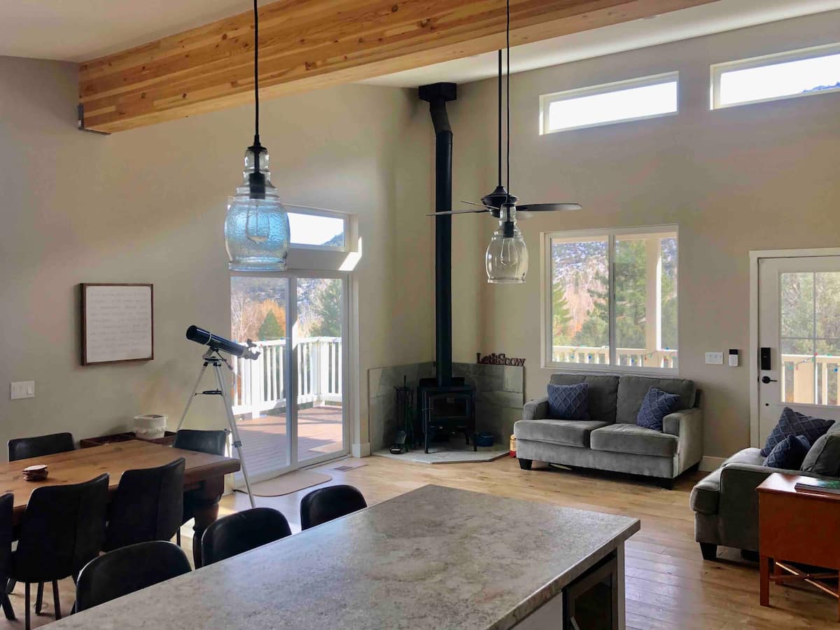 crowley lake cabin
