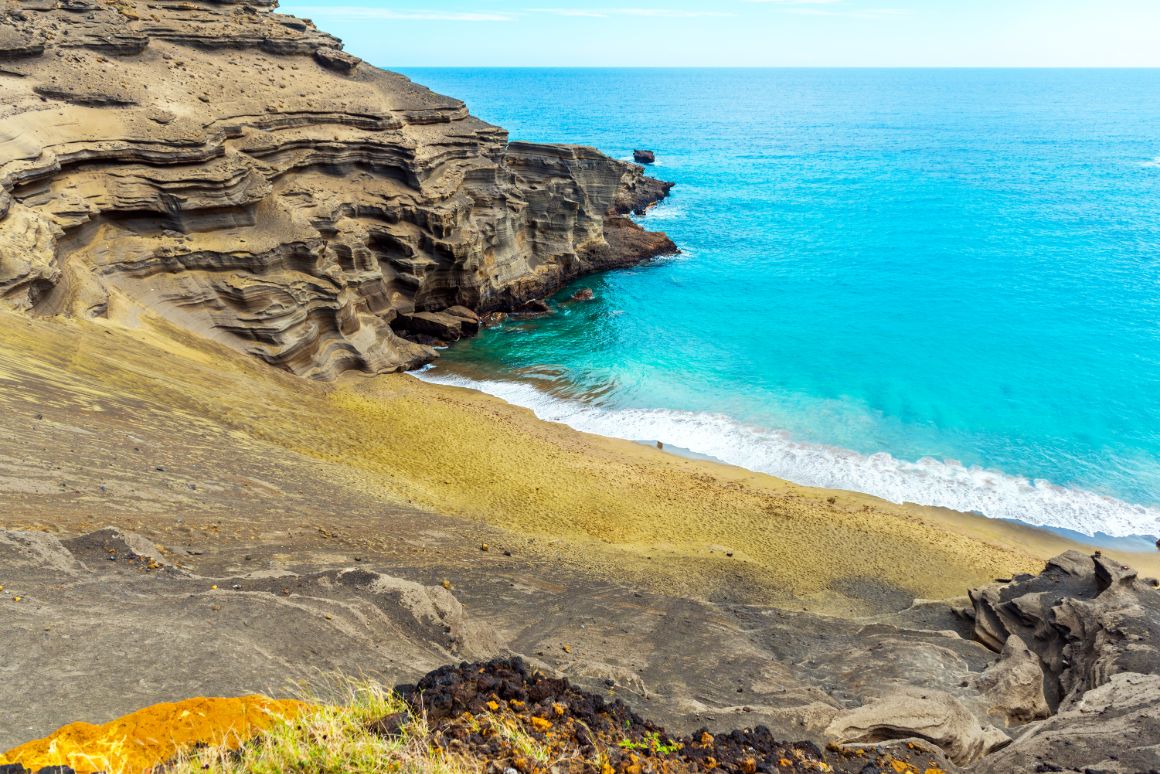 Papakolea green sand beach Hawaii 