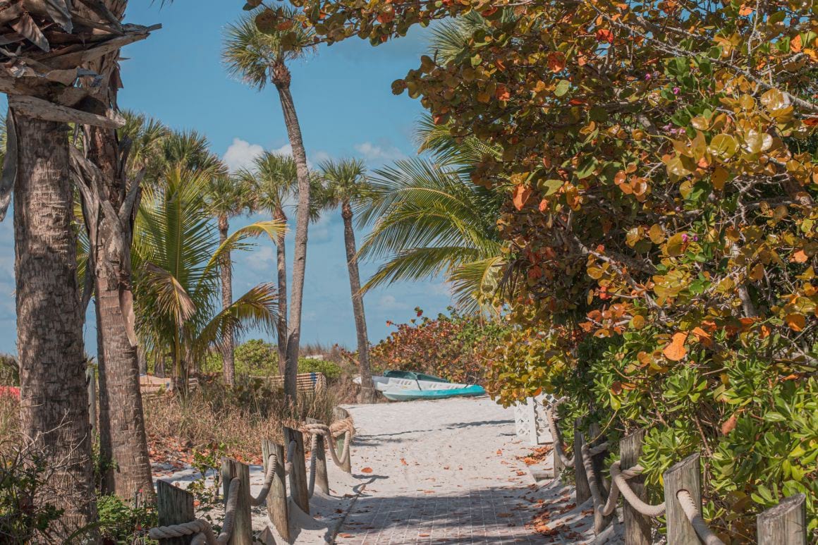 road to beach sarasota Florida 