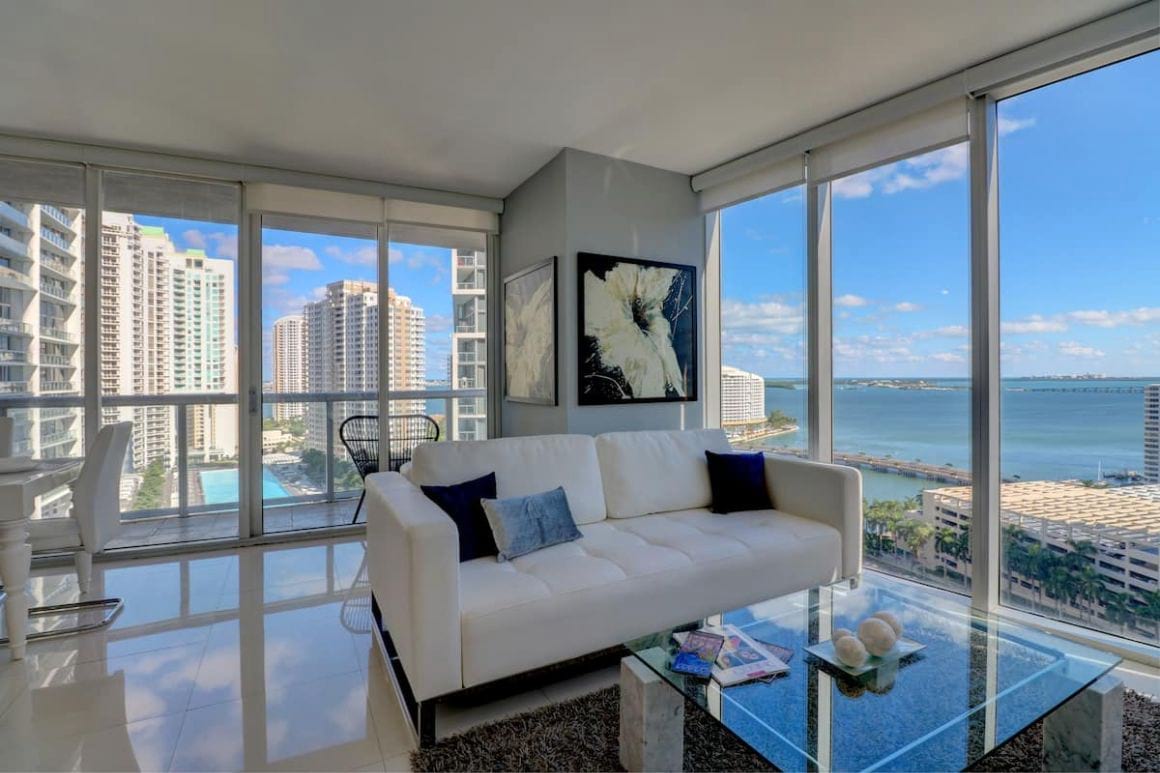 2 Bed Corner Condo with Ocean Views