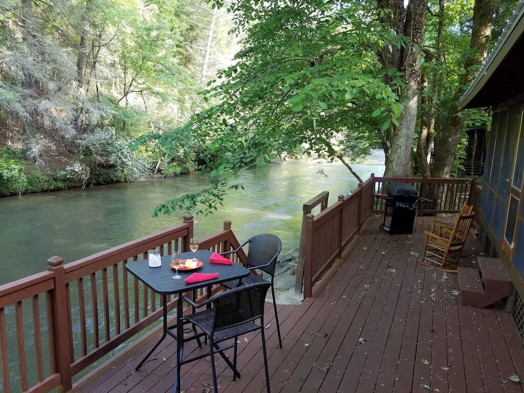 2 Bed Riverside Cabin with Deck