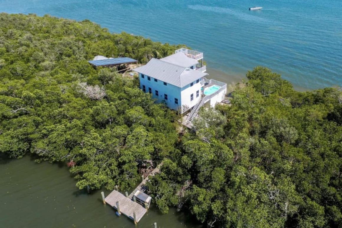 4 BR Home on a Private Island