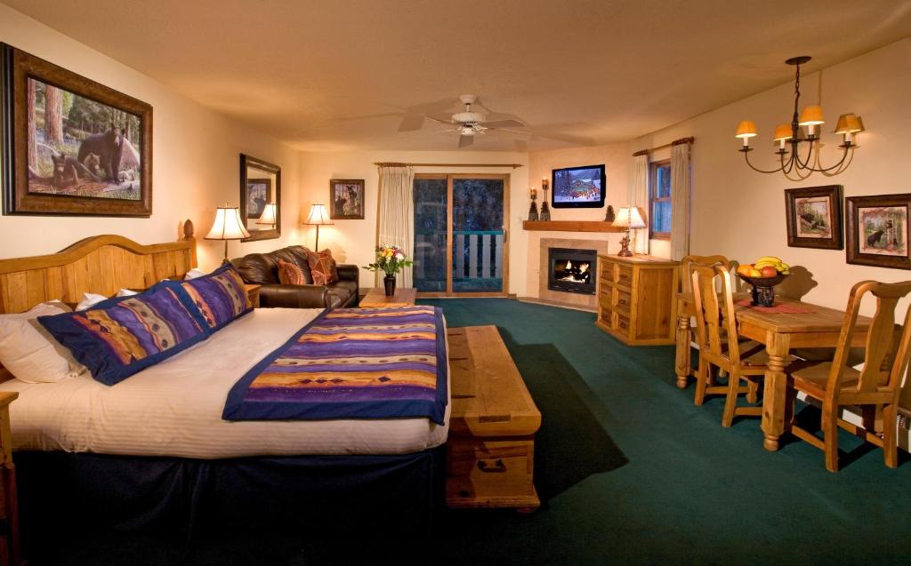 Alpine Village Suites Taos