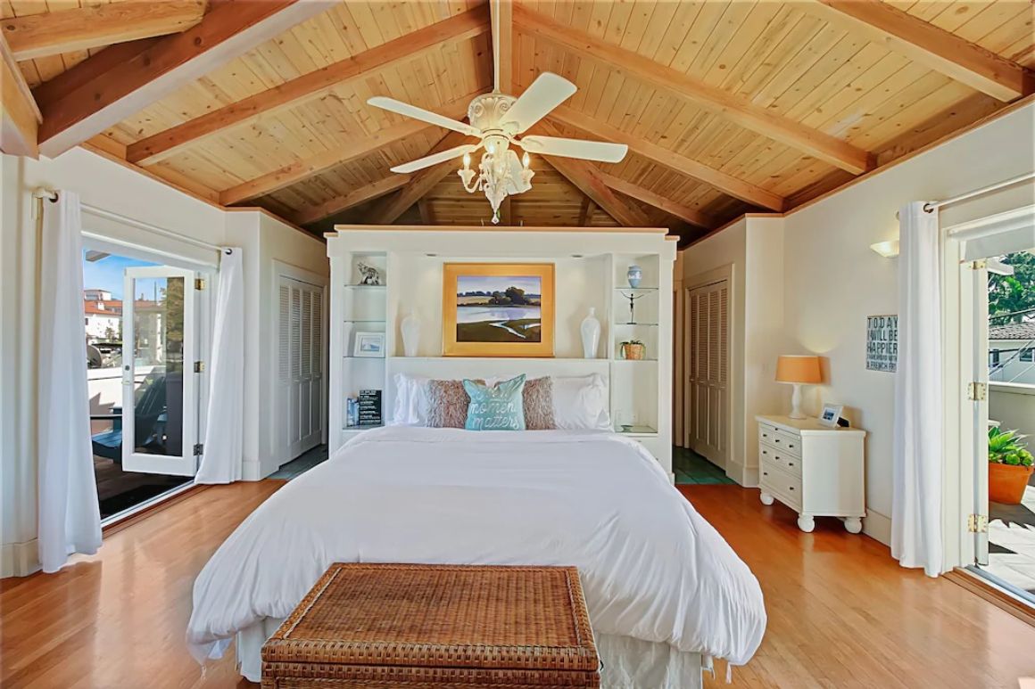 Charming West Beach Casa Santa Barbara