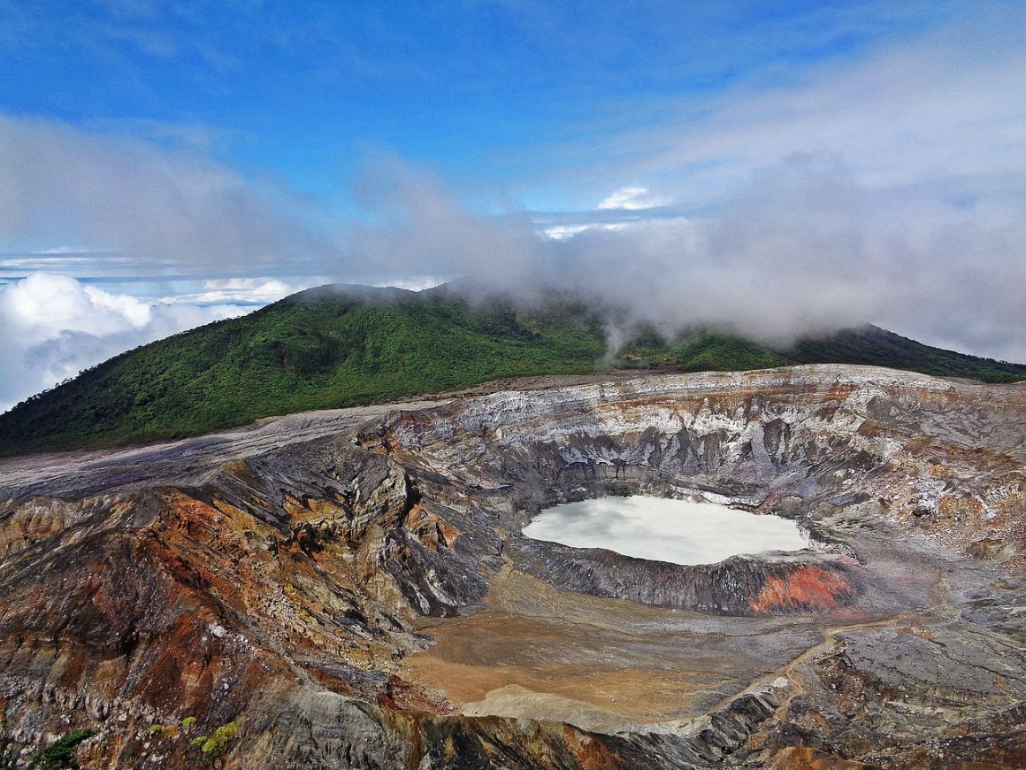 Crater Costa Rica