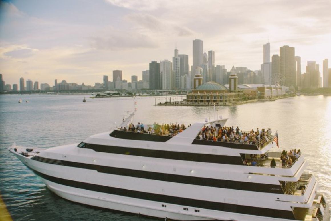 Giant Luxury Motor Yacht Chicago