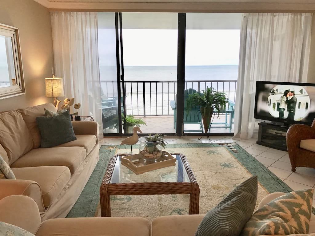 Gorgeous Island Inspired 2 Bed Condo