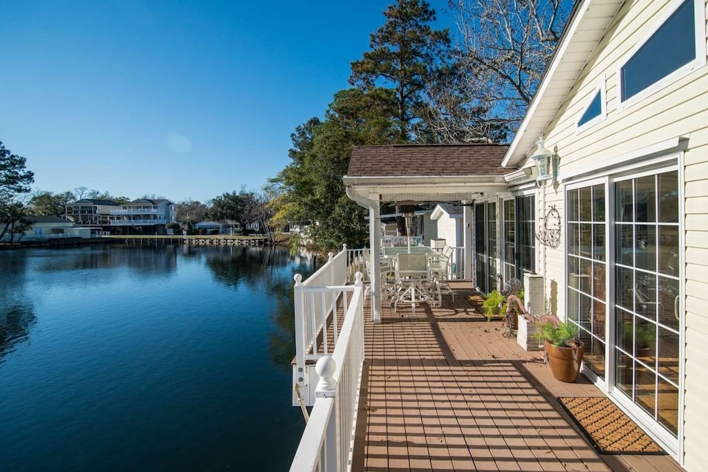 Gorgeous Lakefront 2 Bed Home with Sunroom