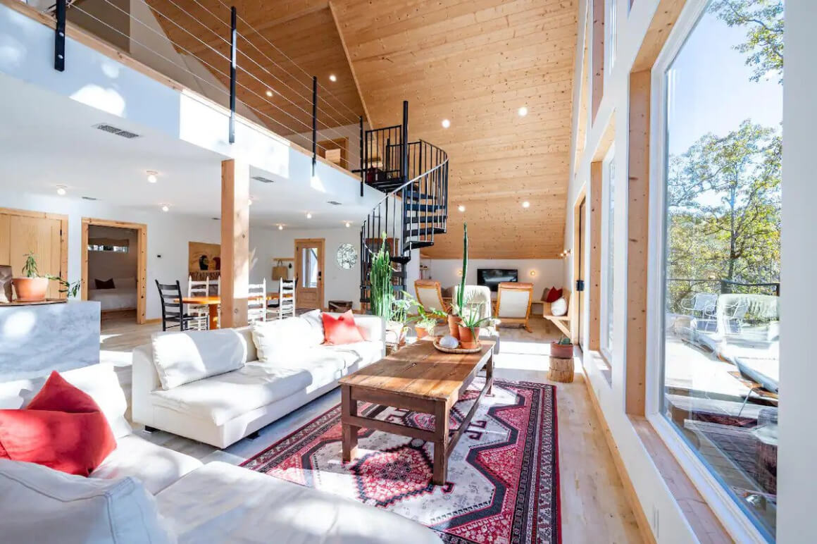 Modern 3 Bed Cabin in Woods