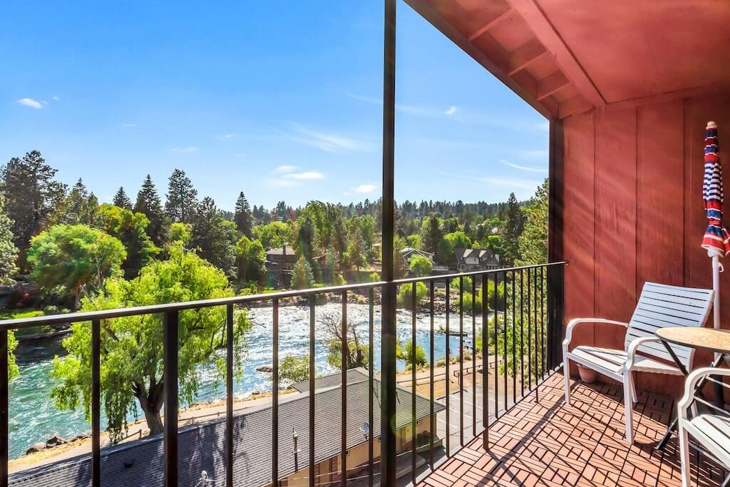 New 1 Bed Riverfront Condo with Balcony