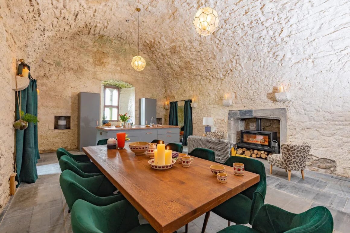 3 Bed 15th Century Castle with Cave Rooms