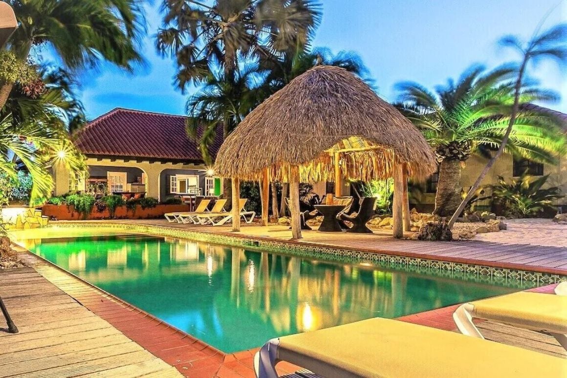 6 Bed Villa with Private Beach and Pool Aruba