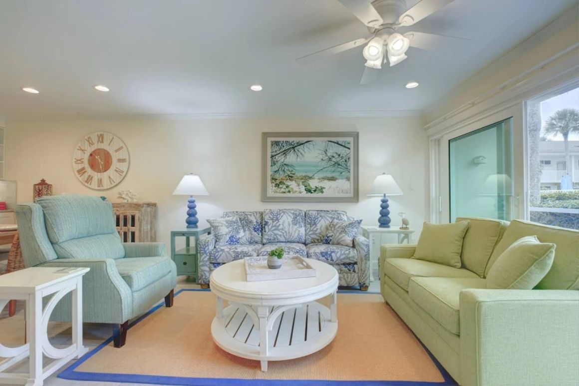 Central 3 Bed Condo with Beach Interiors Sarasota