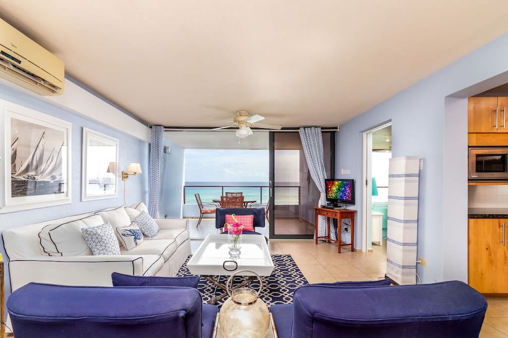 Classy 2 Bed Beach Condo with Pool