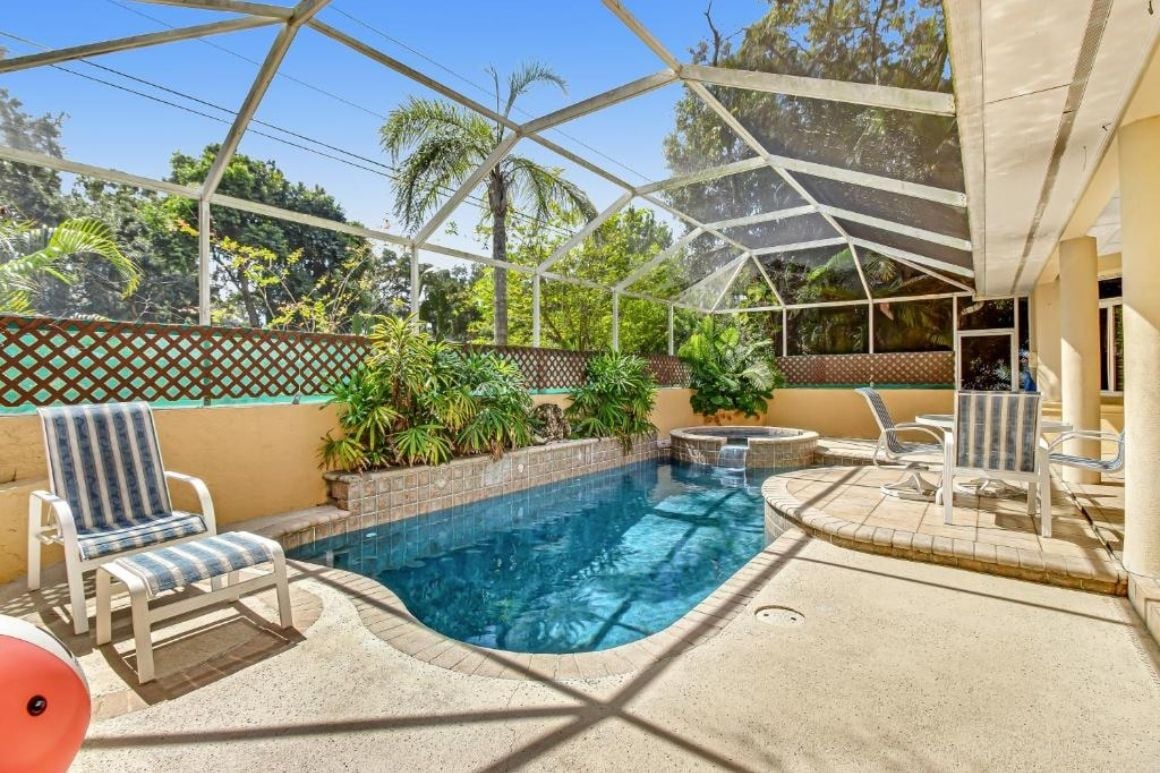 Luxury 4 Bed House with Garden and Pool Sarasota