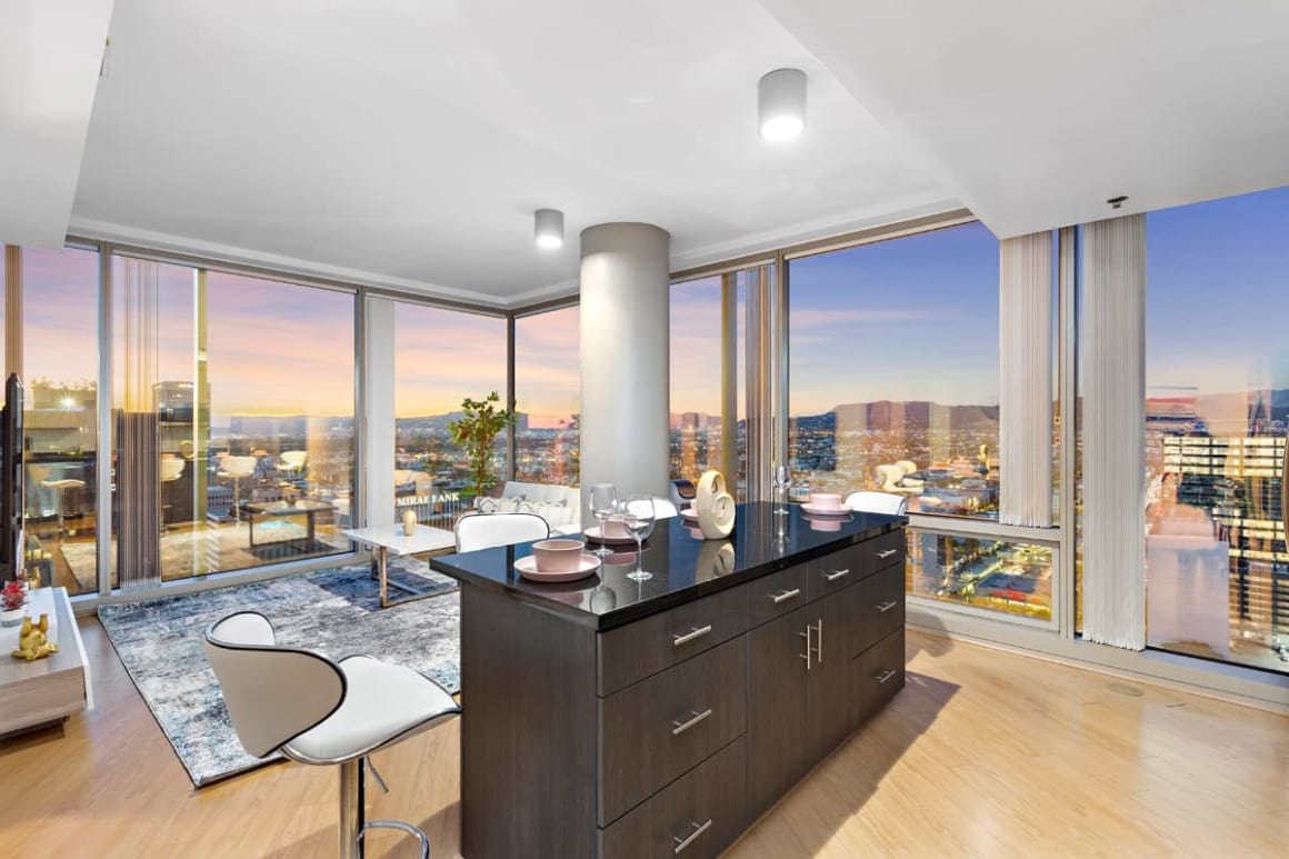Modern 2 Bed Corner Condo with City Views