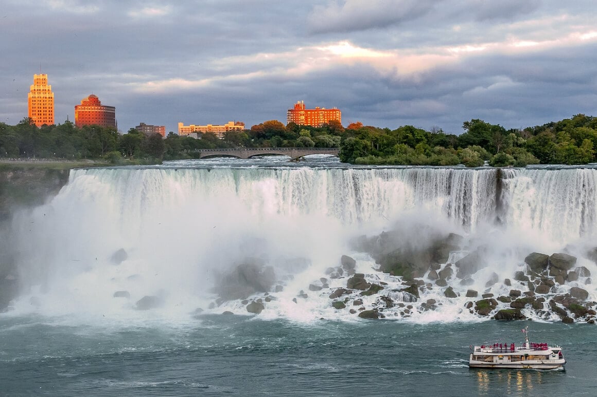 Cascate del Niagara a Giugno