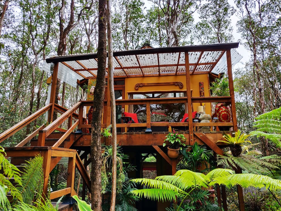 Peaceful Rainforest Treehouse Retreat Hillo