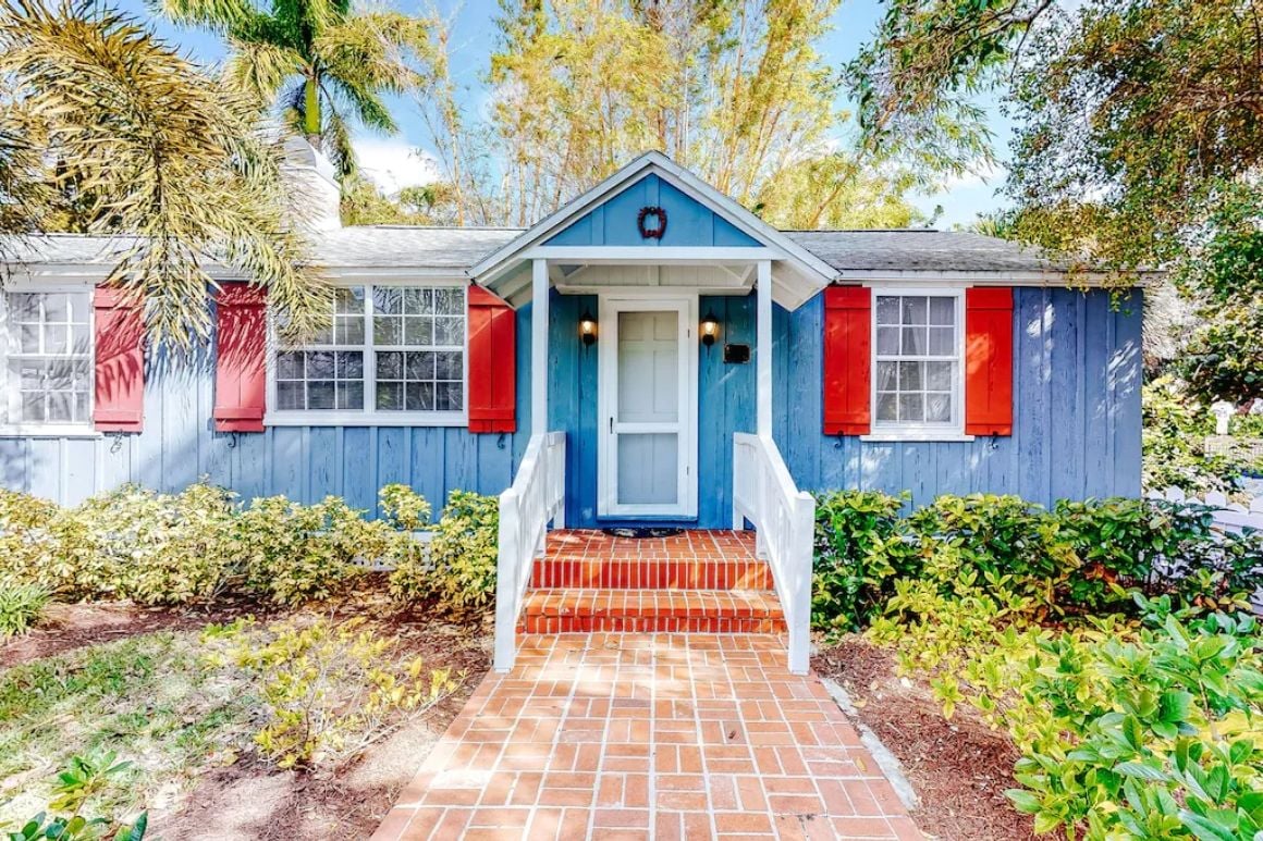 Quaint 1920s Cottage with 2 Beds Sarasota