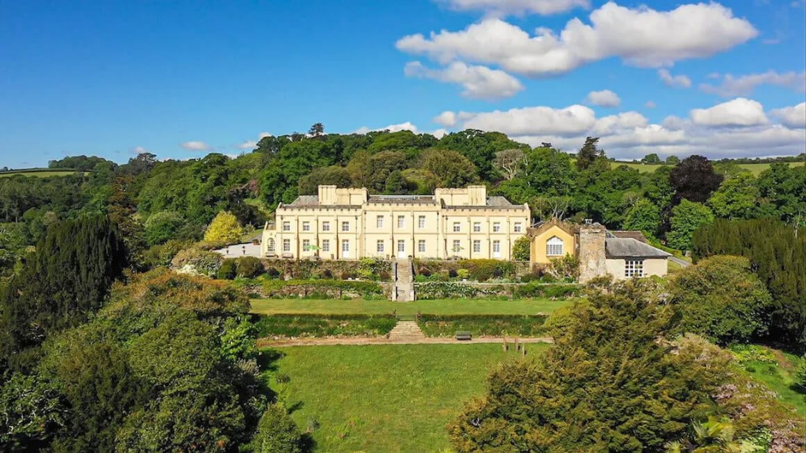 Refurbished 11 Bed Castle on Riverfront