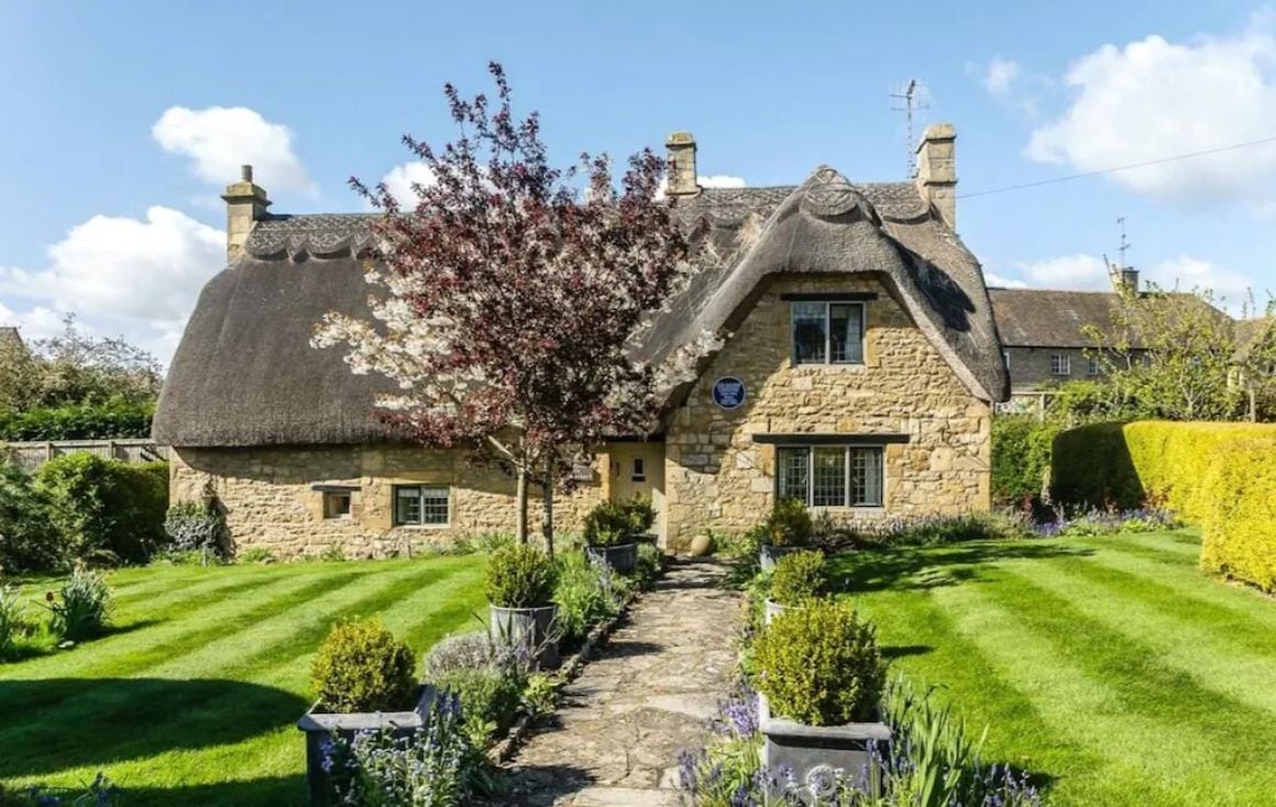 Restored 2 Bed Stone Cottage UK