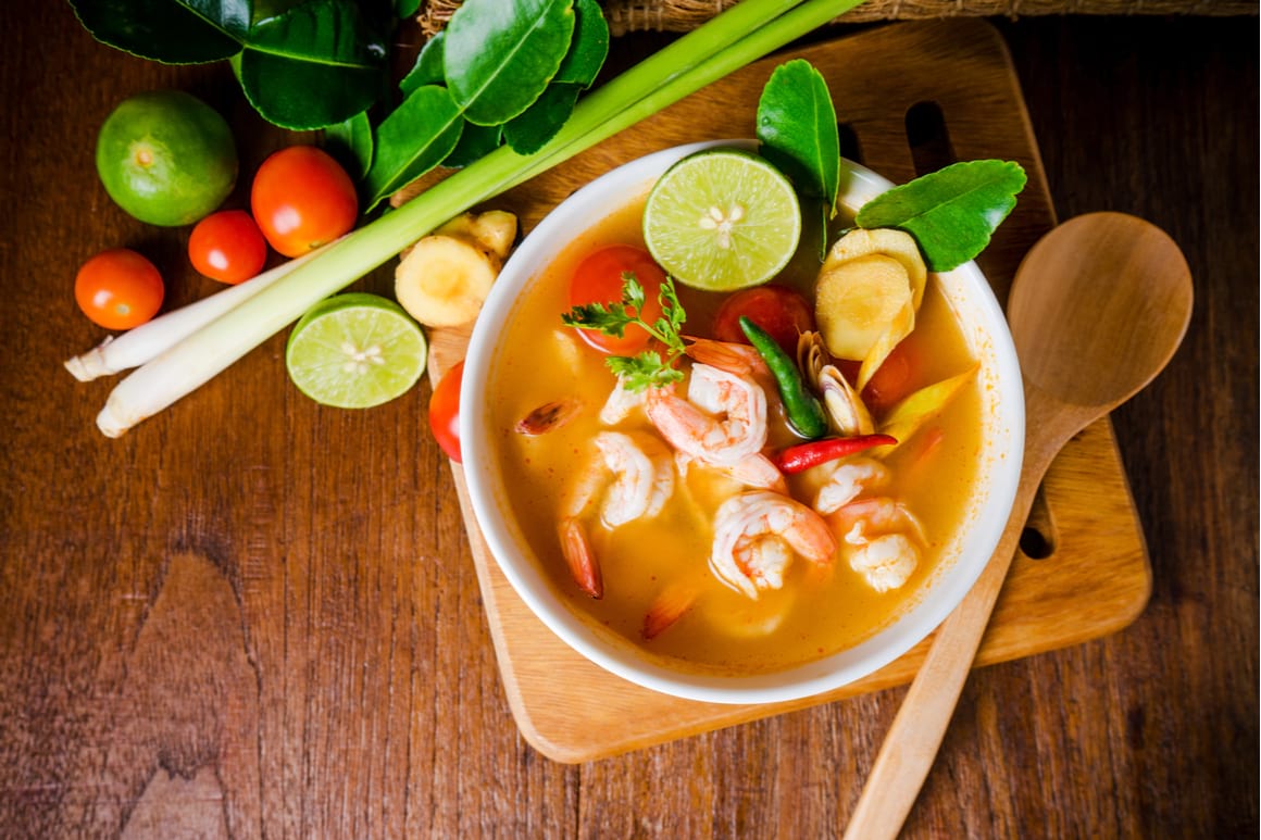 Costo della vita in Tailandia - Trasferirsi in Tailandia nel 2023 10 Piatto Tom Yum Tailandia