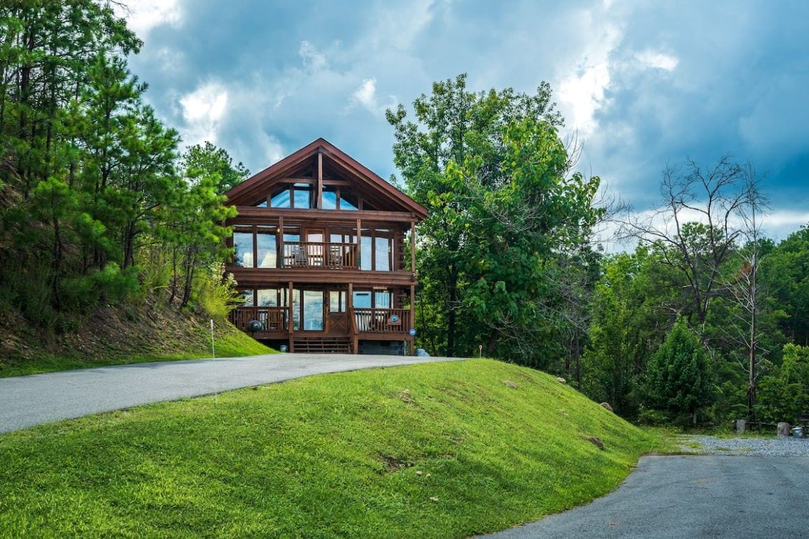 Traditional 2 Bed Cabin with Jacuzzi