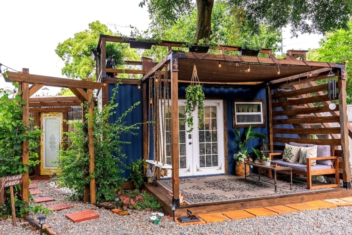 cozy tiny house, unique vacation rental Tampa