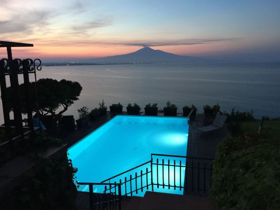 5 BR Villa with exquisite views Italy