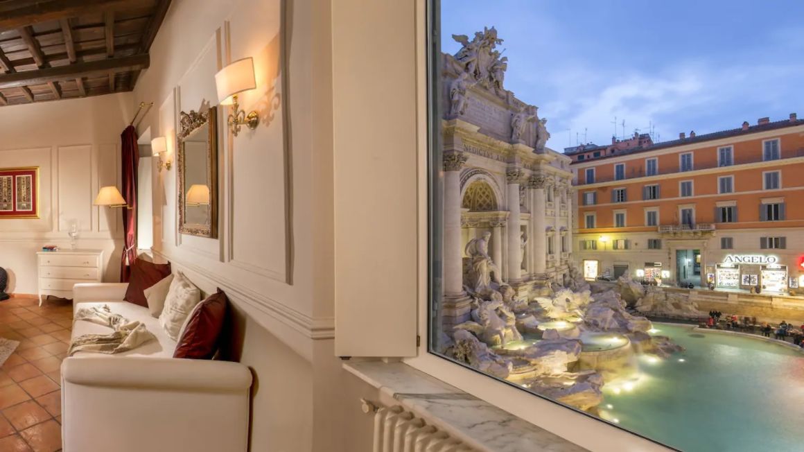Apartment overlooking Trevi Fountain Italy