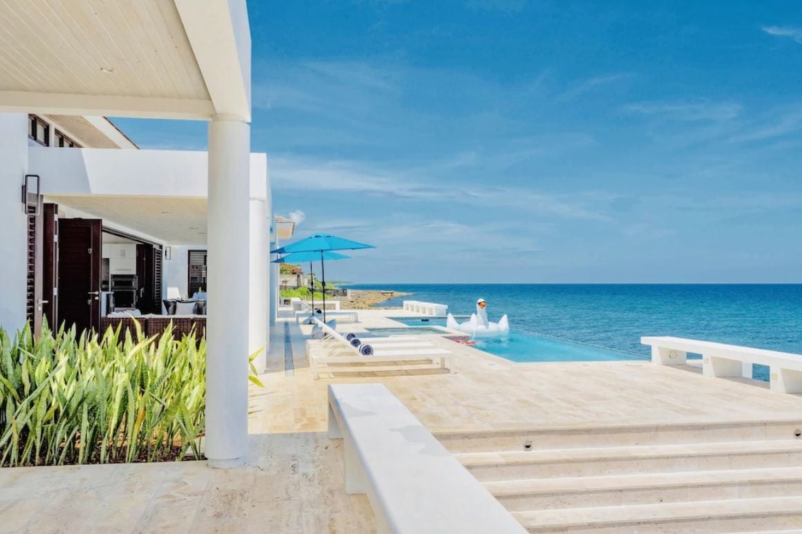 Extravagant 4 Bed Villa With Private Beach Jamaica