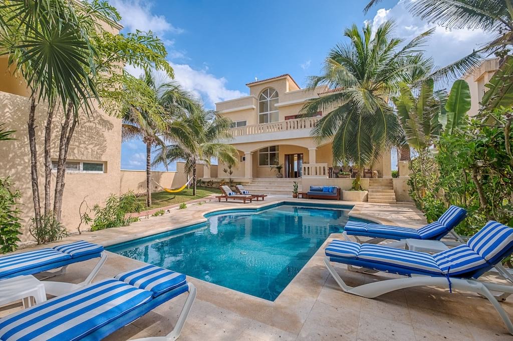 Huge Stunning 4 BR Villa