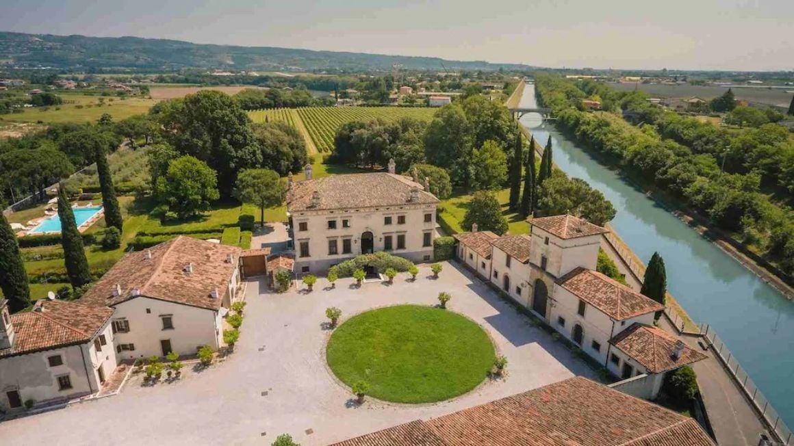 Huge stunning 10 BR villa Italy