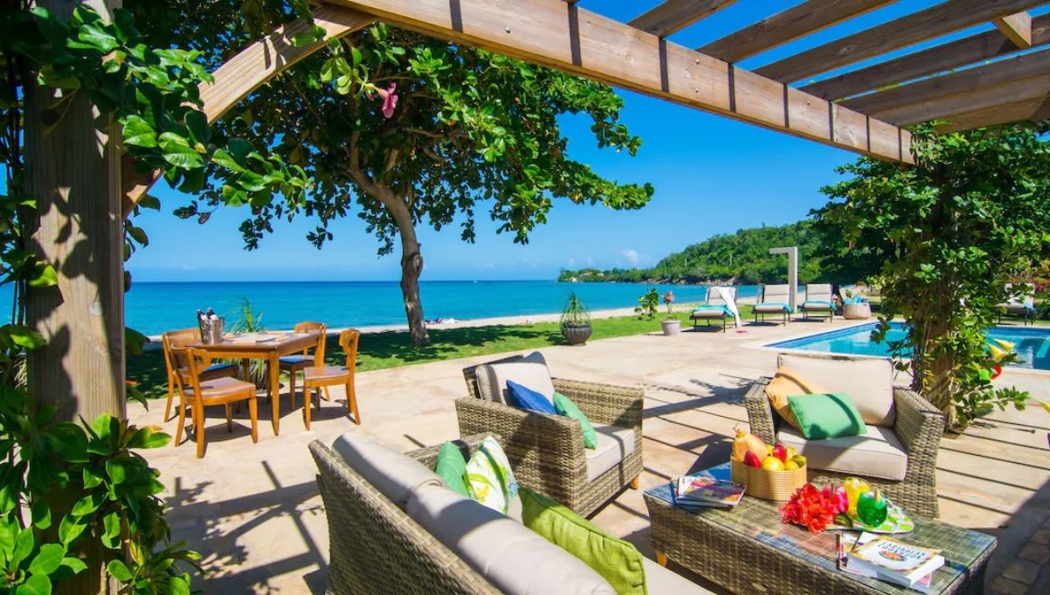 Stylish 3 Bed Villa on White Sand Beach Jamaica