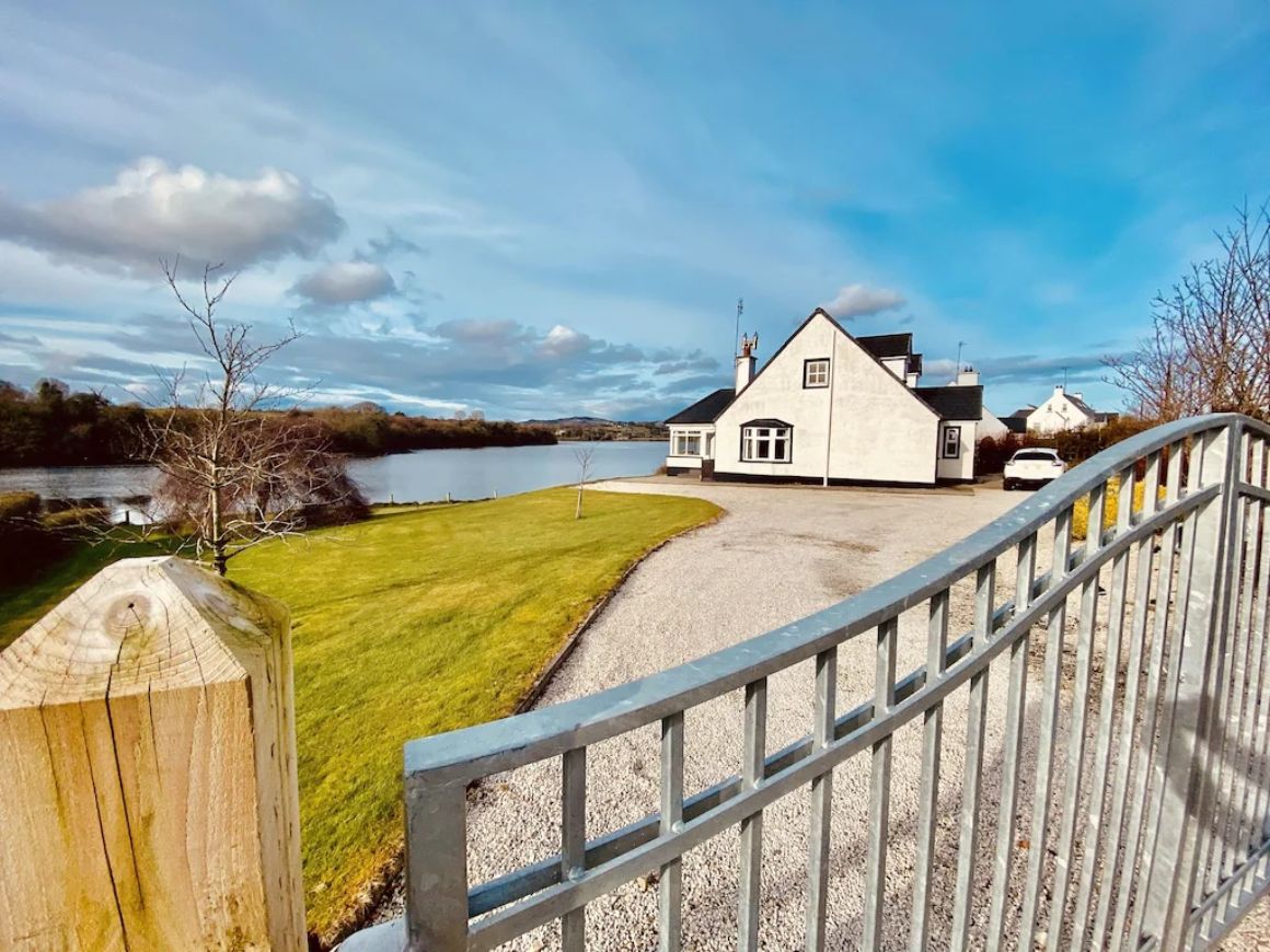 Wild Atlantic Way 4 BR Cottage Ireland