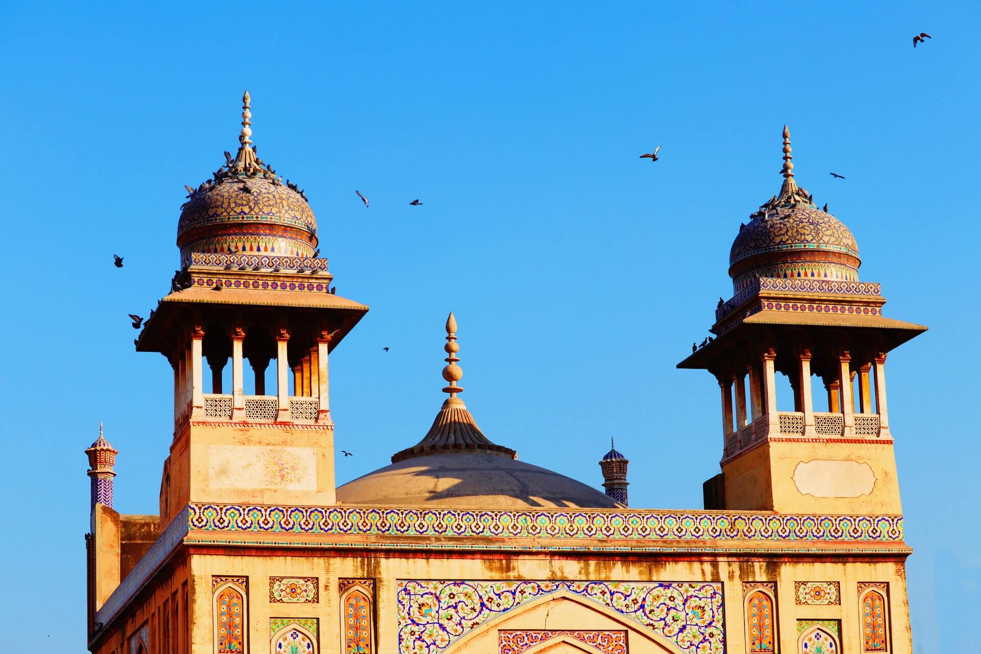 old hand painted mosque in lahore seen while backpacking pakistan