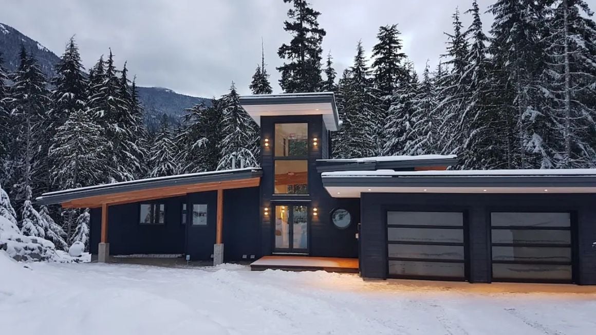 3 Bed Modern Cabin with Forest Views Whistler