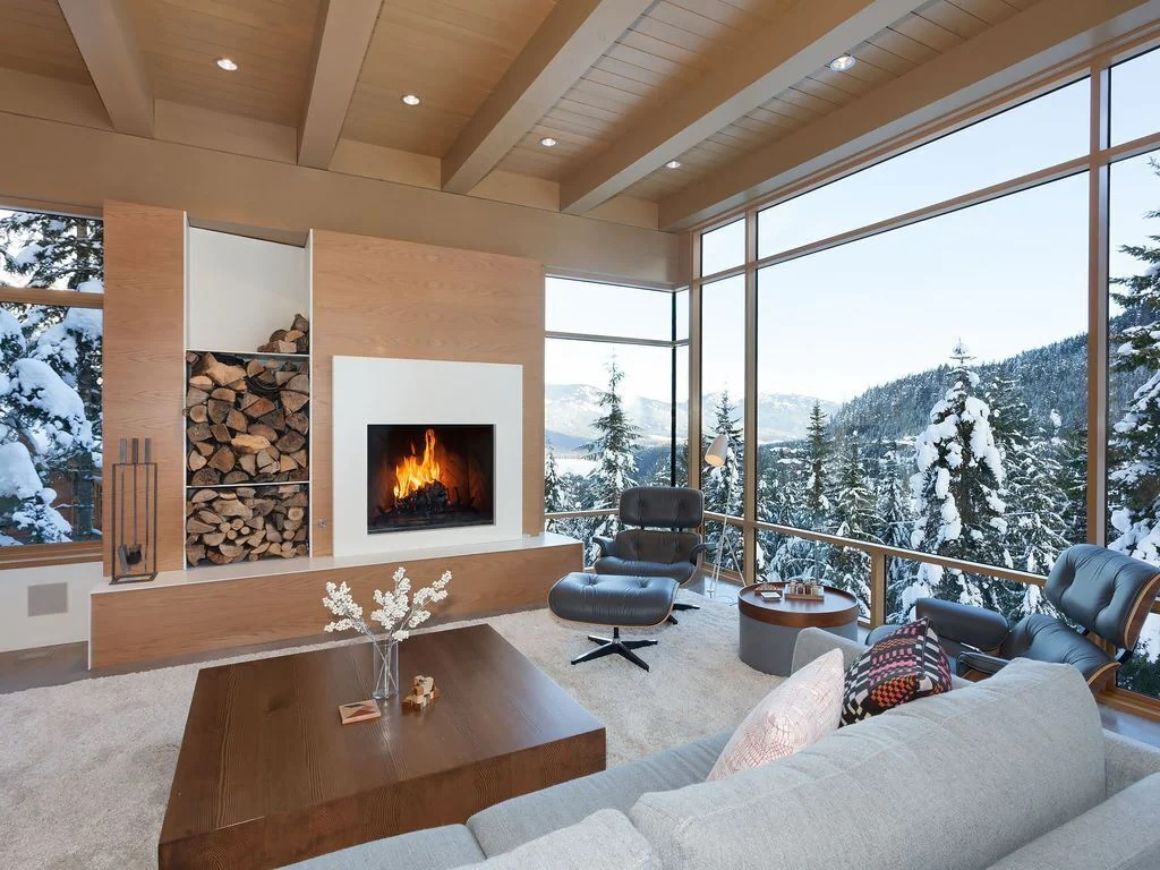 4 Bed Ski-In Ski-Out Cabin with Mountain Views Whistler