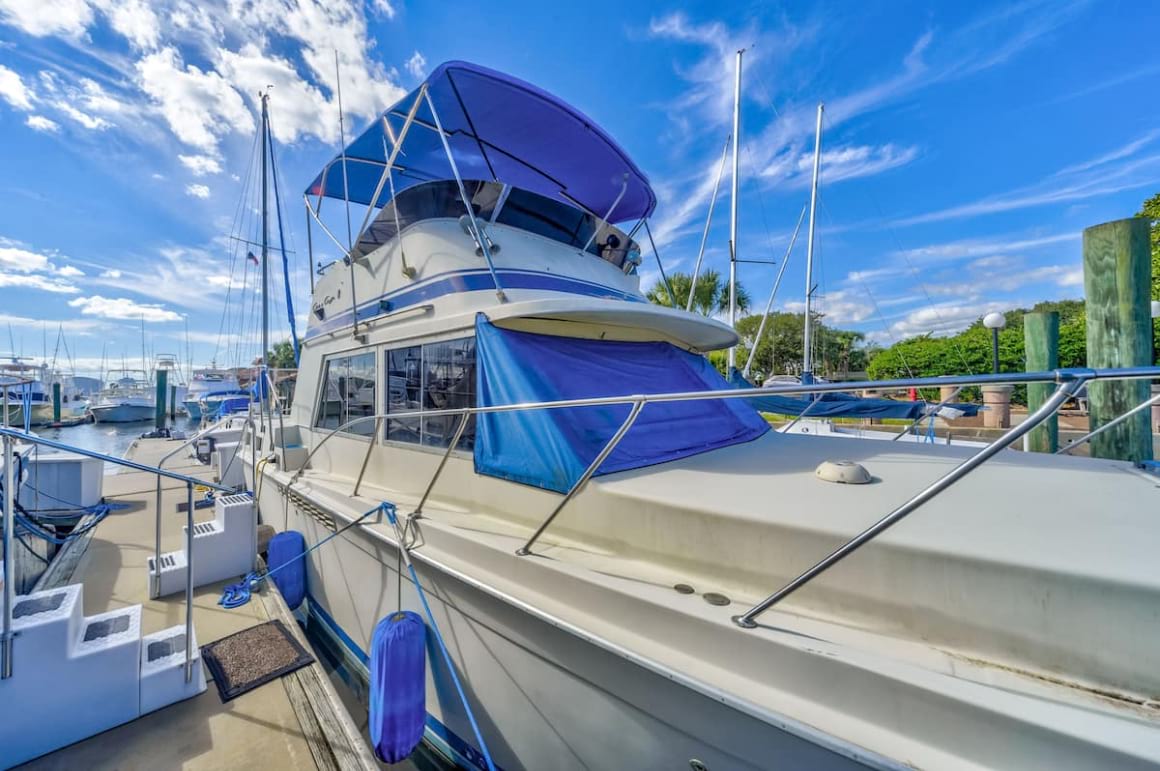 Classic Two Bedroom Boat in an Upscale Marina