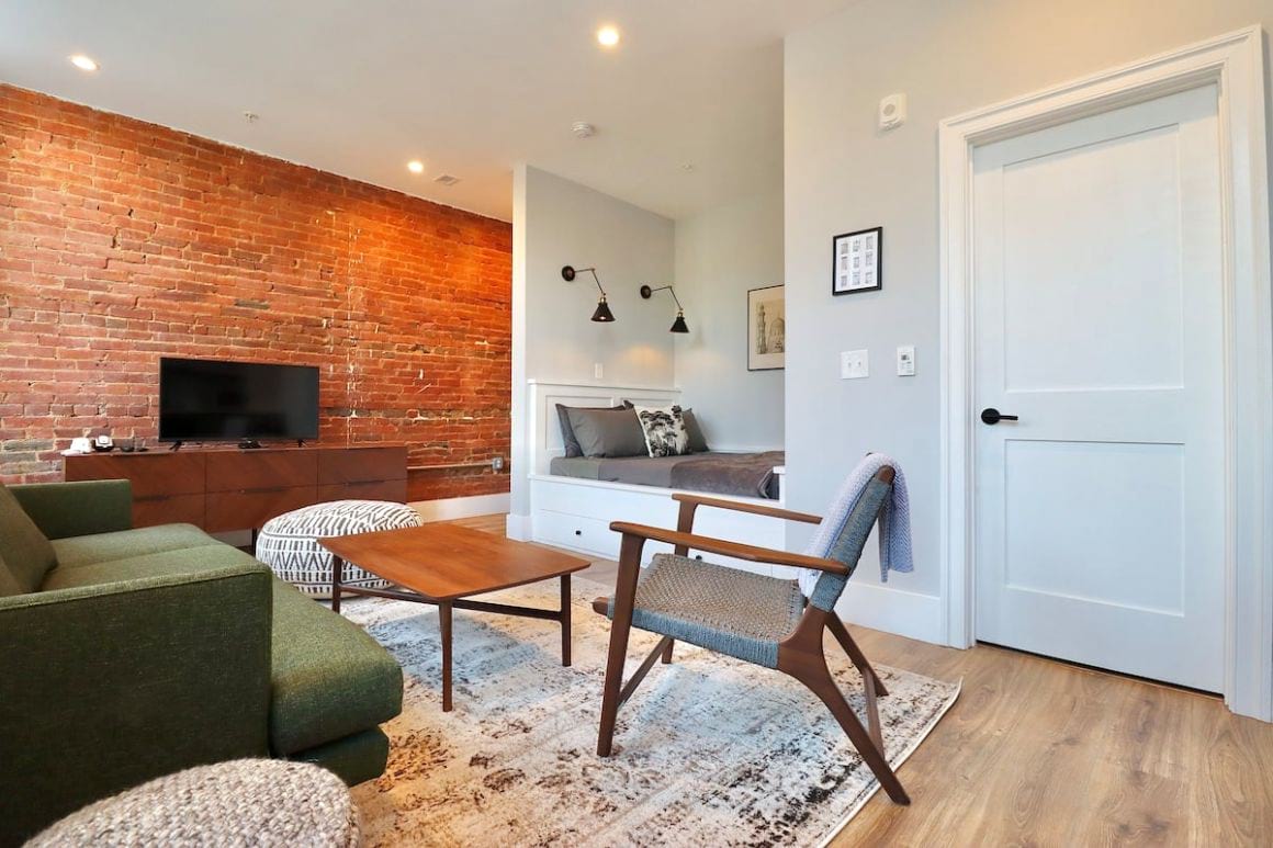 Contemporary Suite in Prince Street Inn