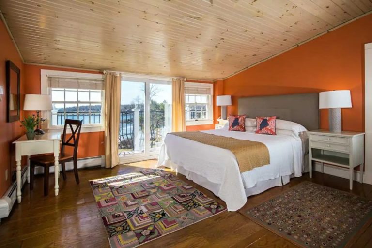 10 STUNNING Bed and Breakfasts in Maine [2024 Edition]