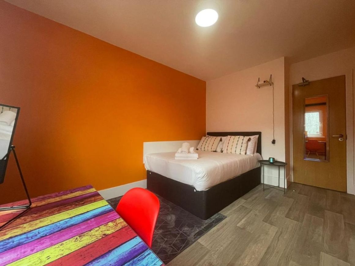 Neon 160 best hostels in Swansea