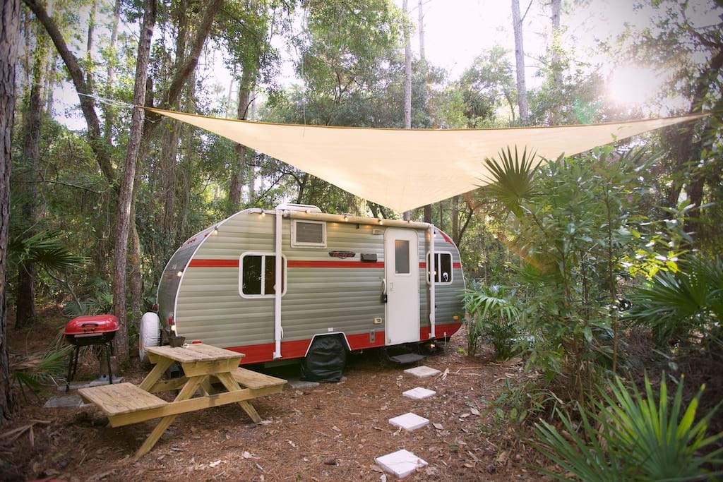 Priscillas Hideaway Retro Camper in a Private Pine Forest