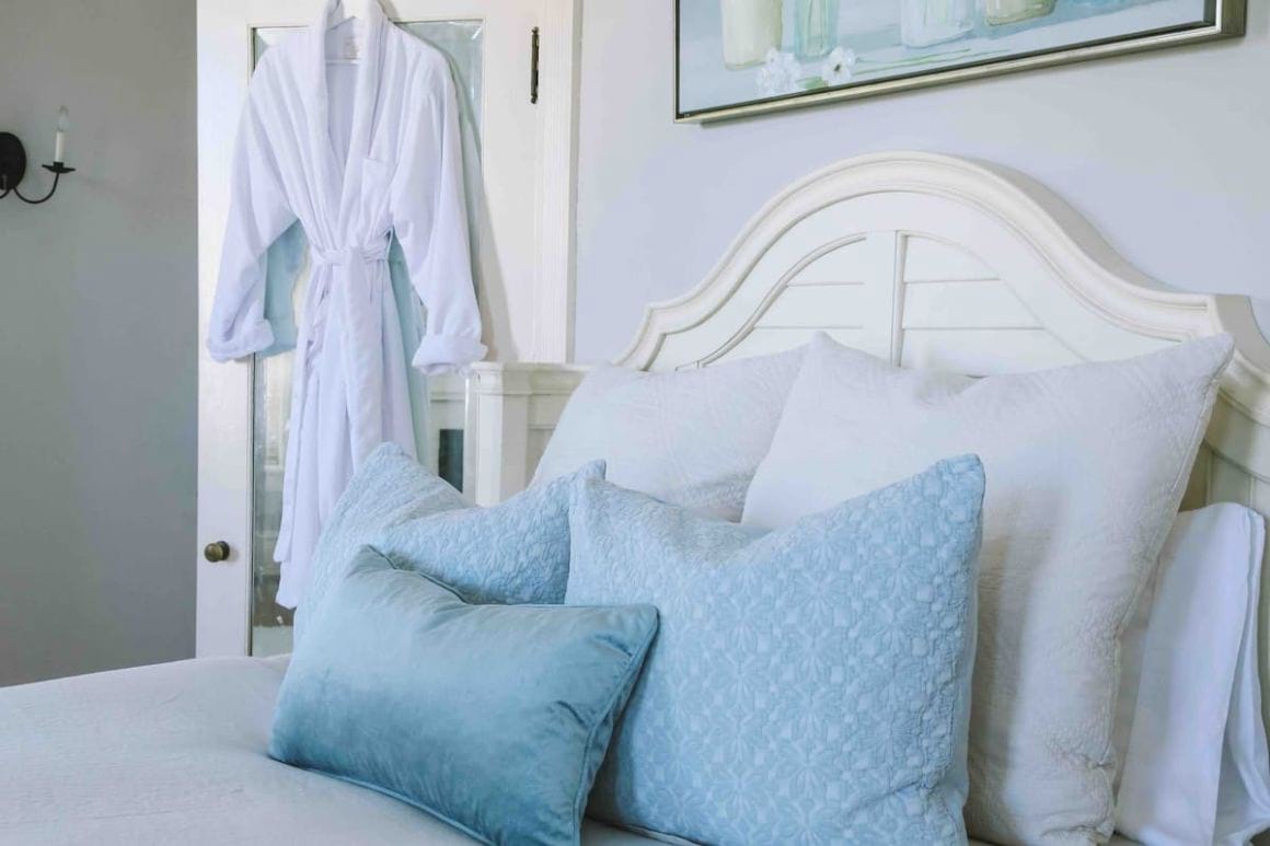 Romantic Queen Room at The Pinner House