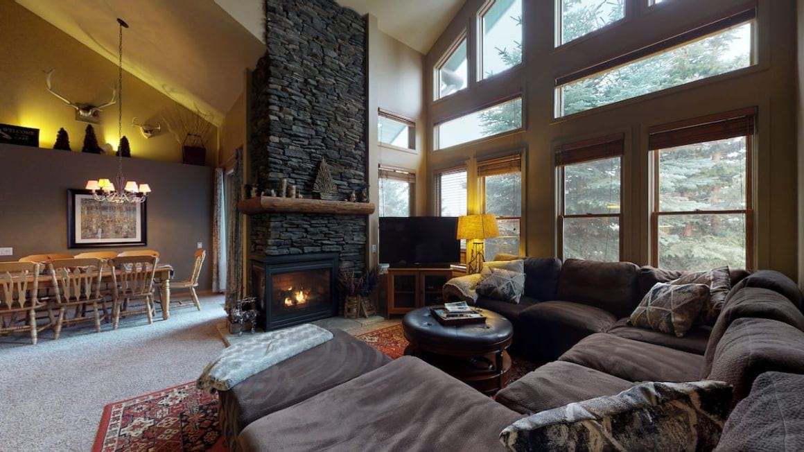 Rustic mountain charm in this condo with views